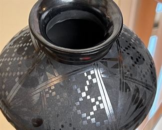 Amelia Hdez Mata Ortiz Blackware Pot Native American Pottery Black	6in H x 6in Diameter	
