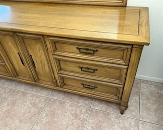 Vintage White Fine Furniture Long Dresser with Mirror	32.5 x 72 x 2in	HxWxD
