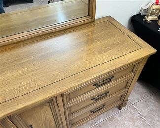 Vintage White Fine Furniture Long Dresser with Mirror	32.5 x 72 x 2in	HxWxD
