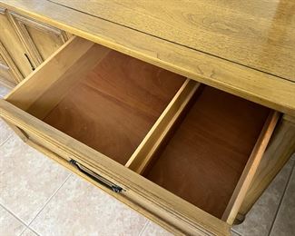 Vintage White Fine Furniture Long Dresser with Mirror	32.5 x 72 x 2in	HxWxD
