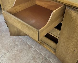 Vintage White Fine Furniture Long Dresser with Mirror	32.5 x 72 x 2in	HxWxD
