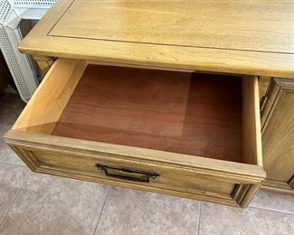 Vintage White Fine Furniture Long Dresser with Mirror	32.5 x 72 x 2in	HxWxD
