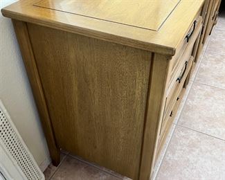 Vintage White Fine Furniture Long Dresser with Mirror	32.5 x 72 x 2in	HxWxD
