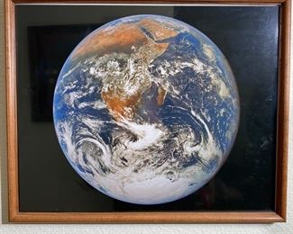 Framed Earth Photo Blue Marble 	Frame: 17.25 x 21.5	

