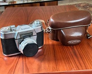 Voigtlander Bessamatic 35mm Camera w/ Color-Skopar X 1:2.8 50mm Lens	5x5.5x4in	
