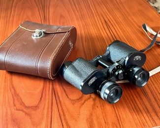 German Binoculars Weizsacker Spezial 8x30 Stuttgart	Case: 5x6.5x2.5in	HxWxD
