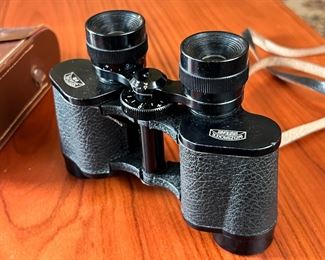 German Binoculars Weizsacker Spezial 8x30 Stuttgart	Case: 5x6.5x2.5in	HxWxD
