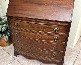 Antique Mahogany Slant Front Secretary 	78x32x18in	HxWxD
