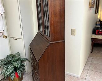 Antique Mahogany Slant Front Secretary 	78x32x18in	HxWxD
