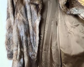 Vintage Brown Sable Fur Coat	Unmarked fits like Medium	
