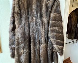 Vintage Brown Sable Fur Coat	Unmarked fits like Medium	
