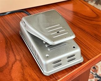 Vintage Riccar Sewing Machine		
