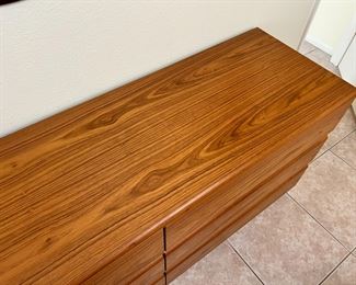 1980s Danish Teak 6-Drawer Dresser	30.25 x 65.5 x 19.in.	
