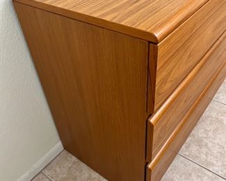 1980s Danish Teak 6-Drawer Dresser	30.25 x 65.5 x 19.in.	

