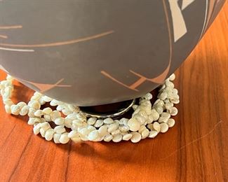 Museum Quality Polychrome Mata Ortiz Pottery 8.5 x 3in opening	
