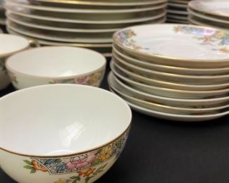 63pc Hutschenreuther&nbsp;Vernon China Set Dinnerware 	63 piece set	
