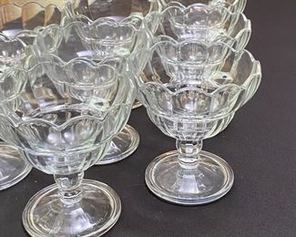 8pc Glass Stemmed Dessert bowls	8pc	
