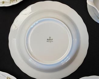 32pc Eschenbach 21041 China Set Green/White Floral Vines, Scallop Edge	32pc	
