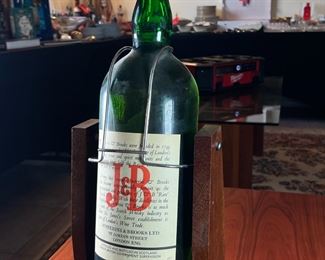 J&B Scotch LARGE Bar Display Bottle Tilt And Pour&nbsp;Cradle 	21 x 8 x 6in	HxWxD
