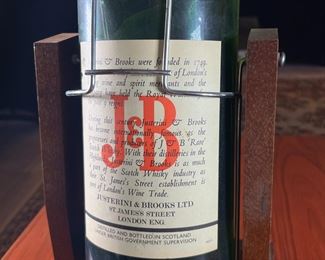 J&B Scotch LARGE Bar Display Bottle Tilt And Pour&nbsp;Cradle 	21 x 8 x 6in	HxWxD
