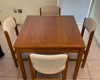 Teak Danish Modern Ansager Mobler Table w/ 4 Benny Lindén Chairs Linden	30 x 35.5 x 35.5in	HxWxD
