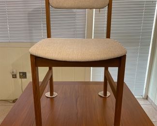 Teak Danish Modern Ansager Mobler Table w/ 4 Benny Lindén Chairs Linden	30 x 35.5 x 35.5in	HxWxD
