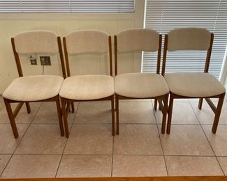 Teak Danish Modern Ansager Mobler Table w/ 4 Benny Lindén Chairs Linden	30 x 35.5 x 35.5in	HxWxD
