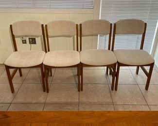 Teak Danish Modern Ansager Mobler Table w/ 4 Benny Lindén Chairs Linden	30 x 35.5 x 35.5in	HxWxD
