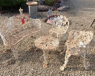 4pc Antique Cast Iron Grapevine Patio Set	Loveseat 28 x 38 x 14	HxWxD
