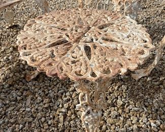 4pc Antique Cast Iron Grapevine Patio Set	Loveseat 28 x 38 x 14	HxWxD
