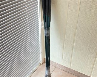 Women's Armour Pure Titanium Irons Ti 100 4-Pc & SW Golf Clubs	8 clubs total 	
