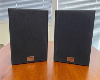 Sony SS-U3033 Bookshelf speakers	13x9x8.5in	HxWxD
