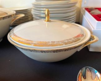 Winterling Roslau Bavaria China Set	38 pieces	
