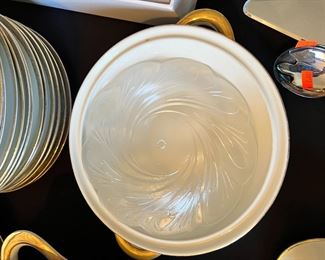 Winterling Roslau Bavaria China Set	38 pieces	
