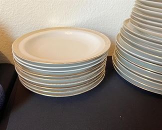 Winterling Roslau Bavaria China Set	38 pieces	

