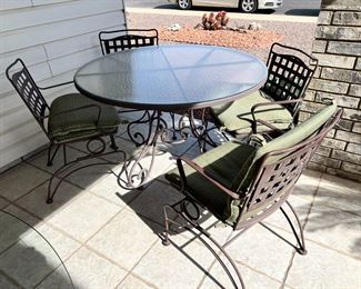 Patio Table & 4 Chairs		
