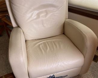leather Natuzzi recline
