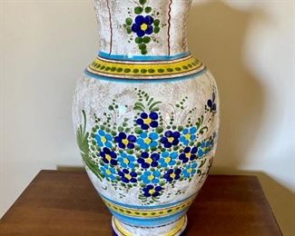 Deruta Italian pottery vase.