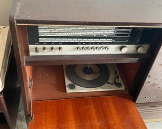 MCM unit with radio and side cabinet