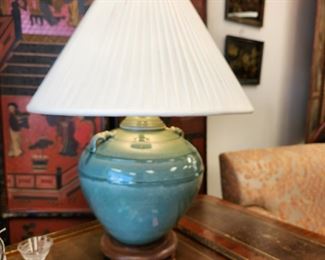 Ceramic table lamp