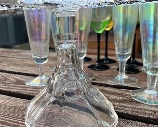 Cake stand, iridescent glasses