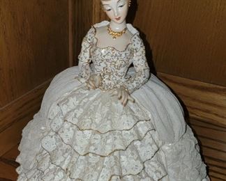 Collectible figurine