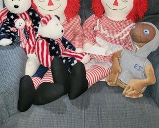 Vintage ET toy and Raggedy Ann and Andy
