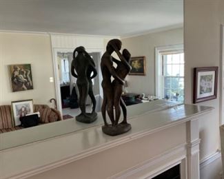 LOVERS STATUE ,TITLE WEDDING RING 