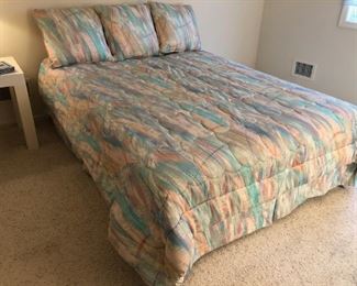Queen Bed, Comforter Set