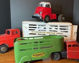Wyandotte tractor/trailer toy trucks