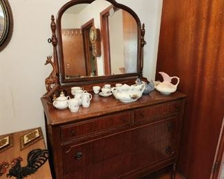 Beautiful Antique Dresser!