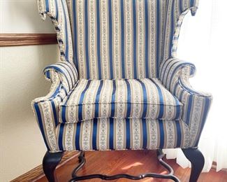 Upholstered arm chair
