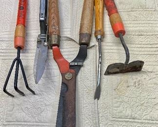 Garden hand tools