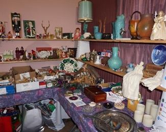 Pottery, Christmas decor